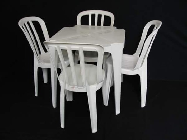 Foto 1 - Mesas e cadeiras
