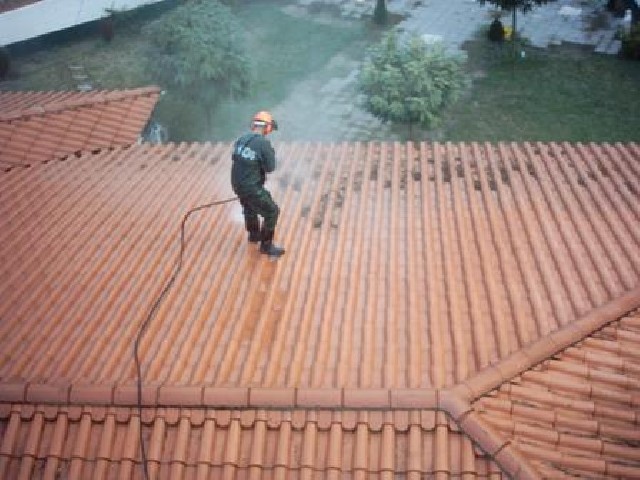 Foto 1 - Jonas fagundes e cia lavaao e pinturas d telhados